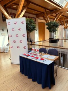 Heute haben wir die Regionaltagung des Deutschen Beton- und Bautechnik-Verein E.V. im Wolf-Ferrari-Haus in Ottobrunn bewirtet. Wir versorgten die Tagungsteilnehmer mit regionalen Spezialitäten und zu guter Letzt durfte natürlich das Fass Bier nicht fehlen. Eine rundum gelungene Veranstaltung mit herausragendem Feedback. Wir stehen jederzeit für An- und Rückfragen zur Verfügung, meldet Euch jetzt. 📱🤝